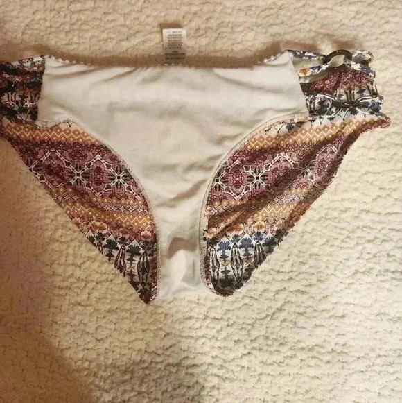 Time and Tru Bikini Bottoms, size XL 16-18 - Picture 4 of 8